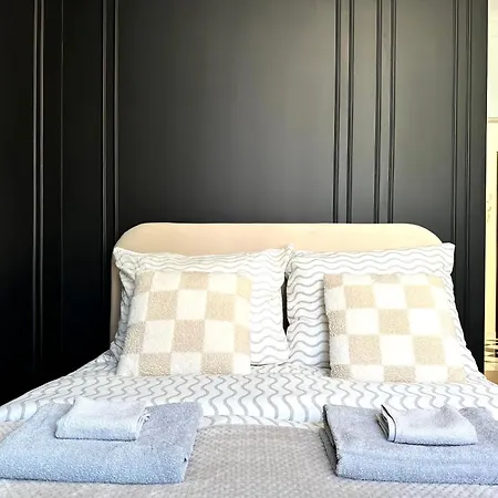 Swidnicka - 200m Main Square - Self Check-in 20h