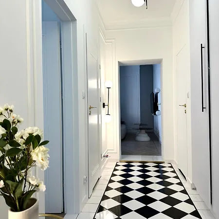 Апартаменты Swidnicka - 200m Main Square - Self Check-in 20h Вроцлав