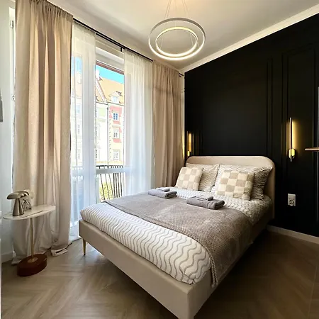 Swidnicka - 200m Main Square - Self Check-in 20h *