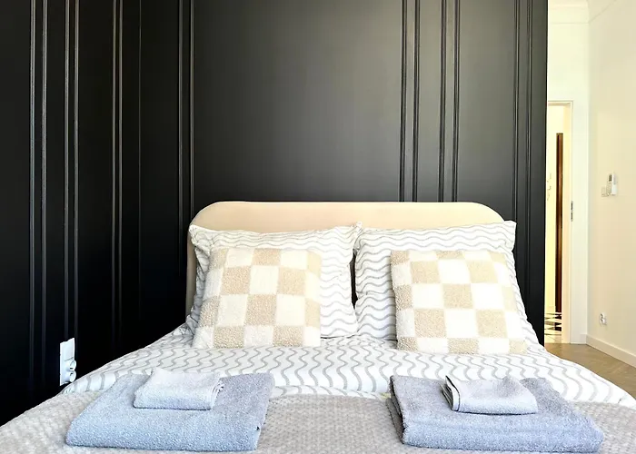 Swidnicka - 200m Main Square - Self Check-in 20h